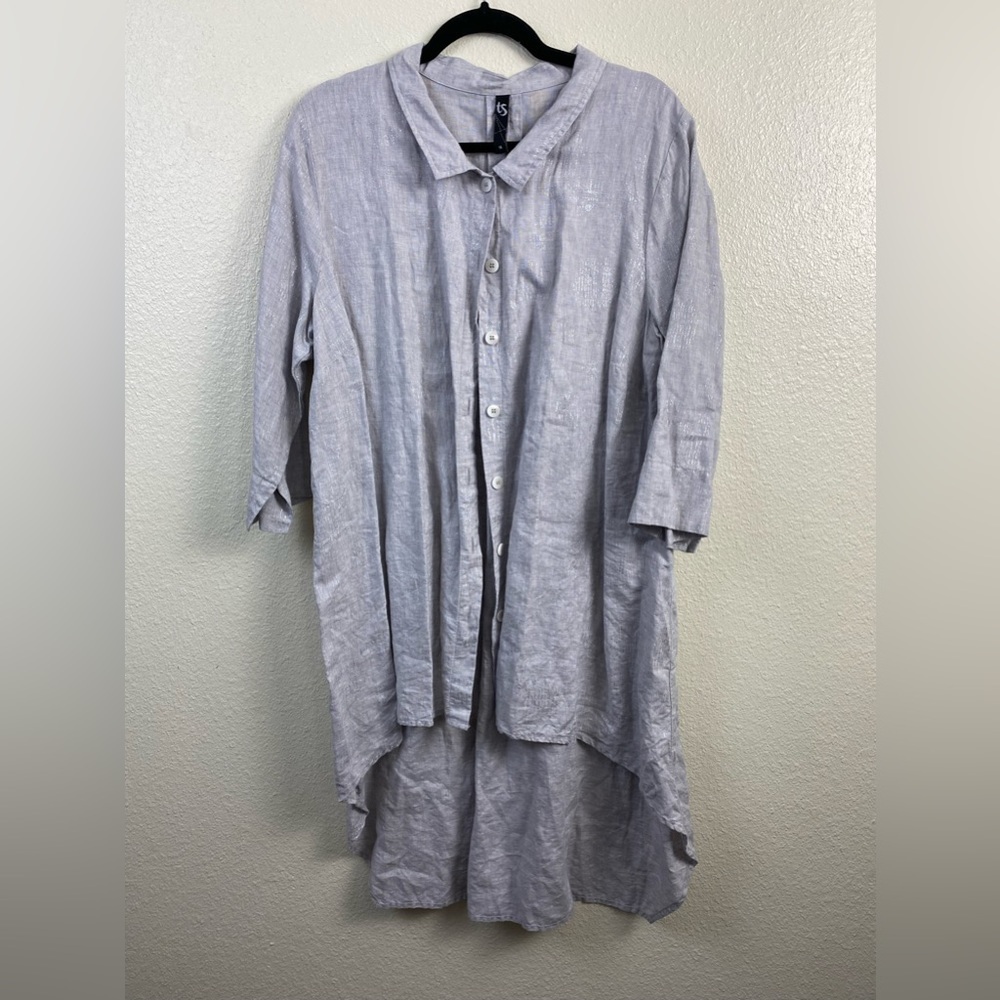 Elegant Light Gray Button Down Shirt
